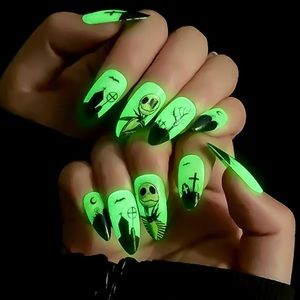 Jack the skeleton glow in the dark FALSE Nails